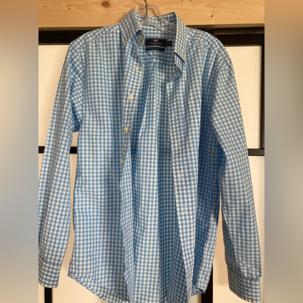 Vineyard Vines Blue and White Casual Button Down Shirt